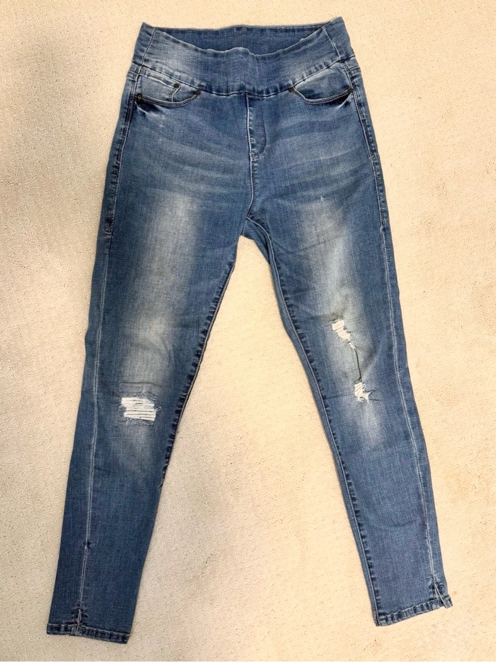 Lola Women's pull on Skinny Jeans in Medium Blue Wash